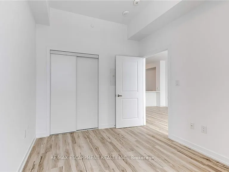 450 Dundas St E #1204 — Photo 13