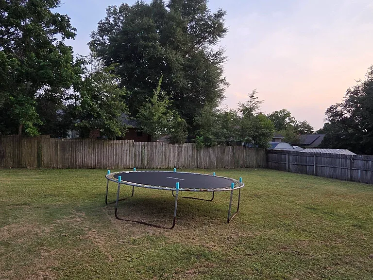 205 Southview Dr — Photo 40