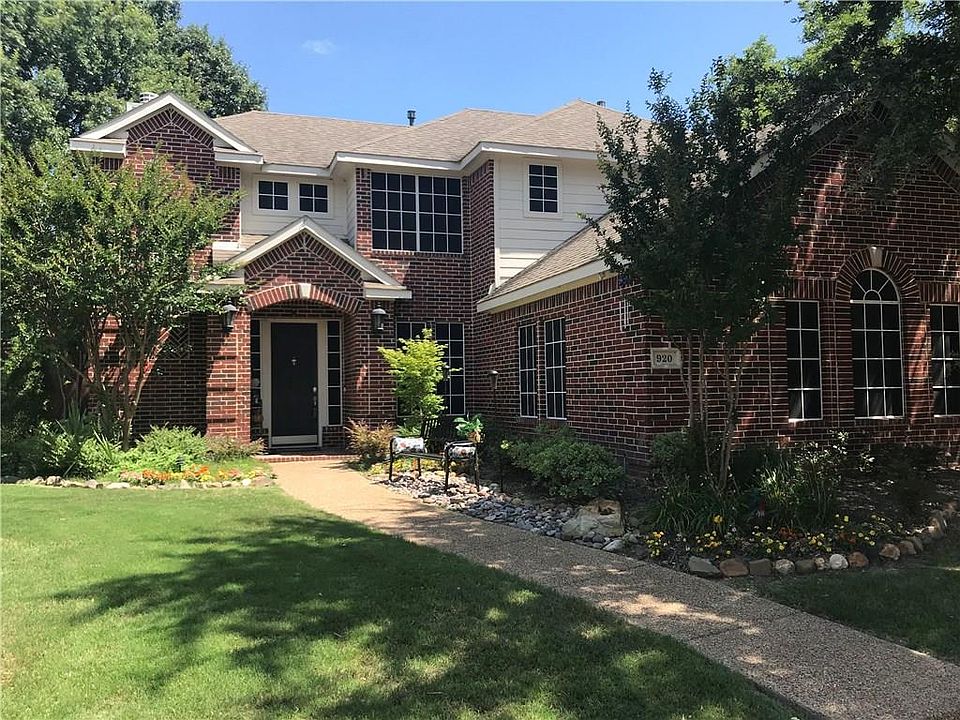 1st image of 920 Briar Oak Dr