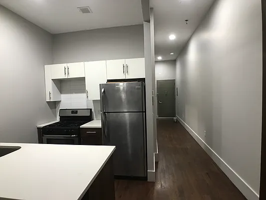 Rented by City Vista Inc | media 9