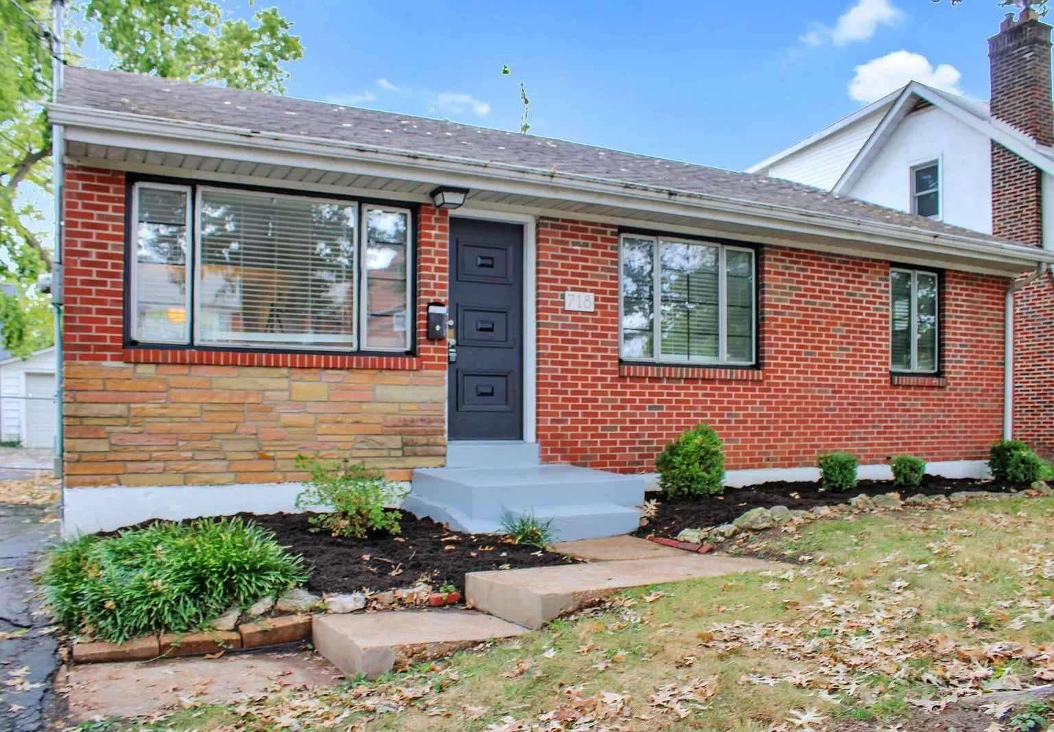 3 bed, 1.0 bath, 1044 sqft, $2,095 — Photo 1