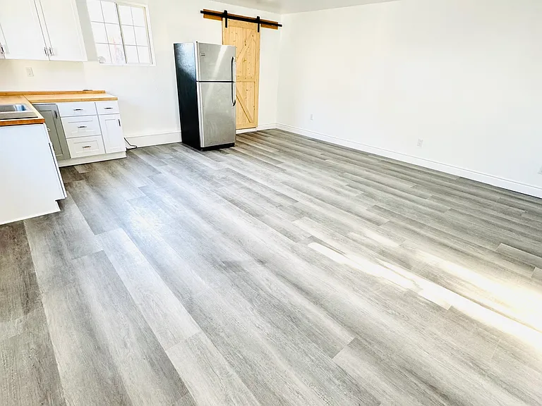 525 Sycamore Pl — Photo 4