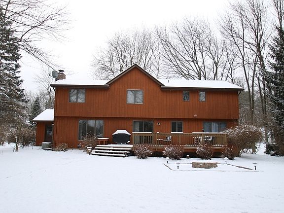 2nd image of 29 Pine Brook Cir