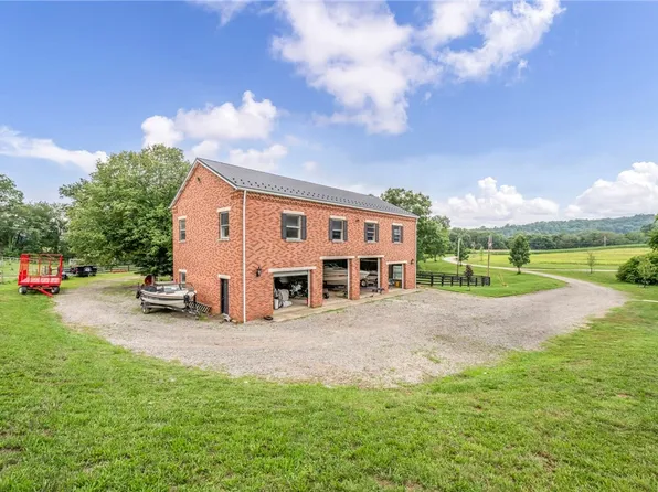 2318 Fleming Rd, Indiana, PA 15701