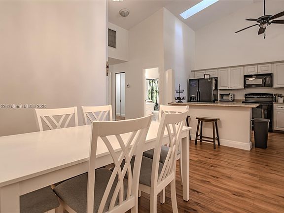 3rd image of 7652 Pinewalk Dr S #139