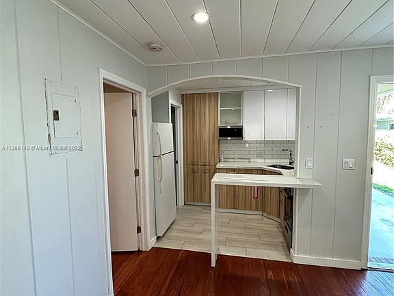 3rd image of 1129 NE 17th Ave Unit 2