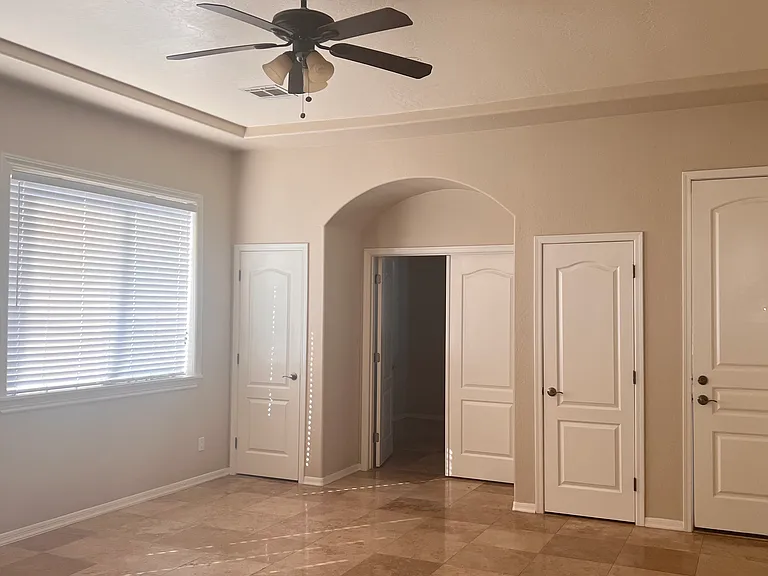 989 S Western Skies Dr — Photo 4