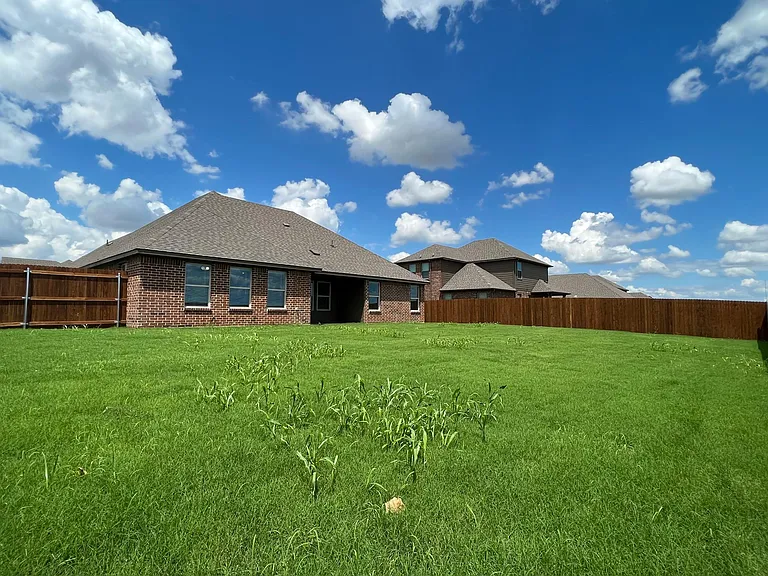 684 Avalon Dr — Photo 22