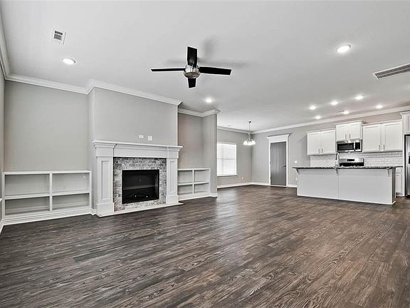 3rd image of 1717 W Broadway Pl