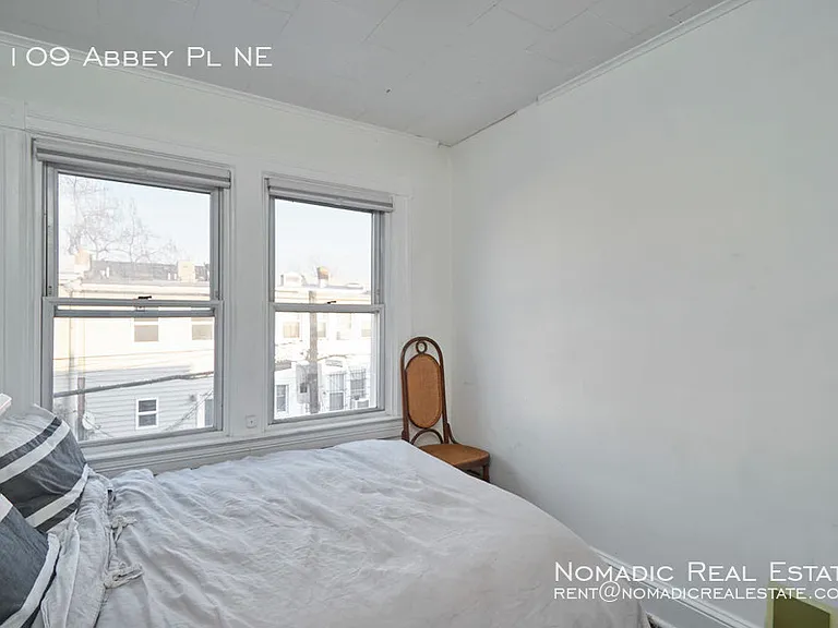 1109 Abbey Pl NE — Photo 20