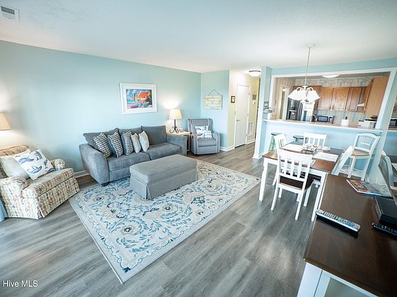 3rd image of 1437 Fort Fisher Boulevard S Unit G1