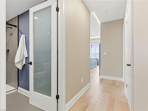 5th image of 550 N Service Rd #1404