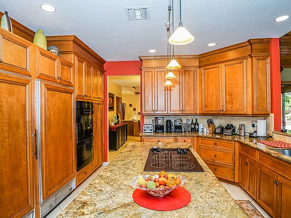 5th image of 1739 Vestal Way