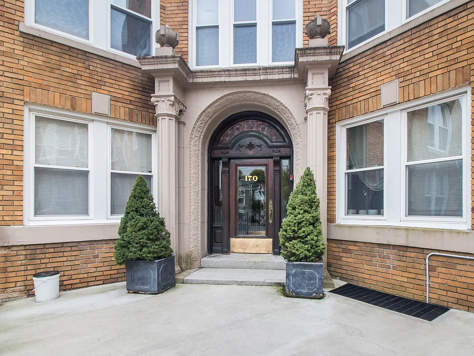 172 Maple St #109