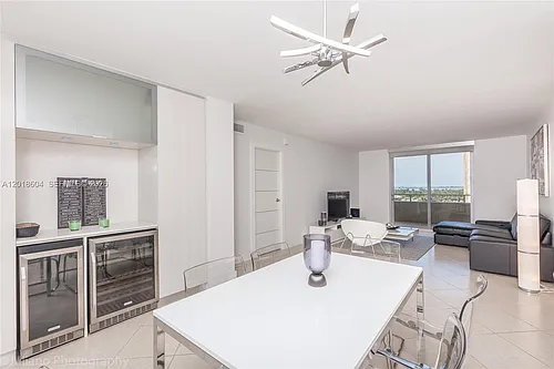 5555 Collins Ave Photo 1