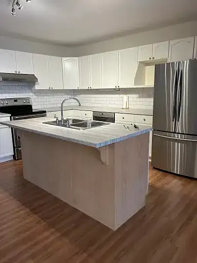 2 bed, 1.0 bath, $2,400 — Photo 3