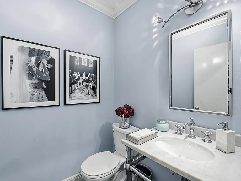 917 NE 3rd St #9 — Photo 14