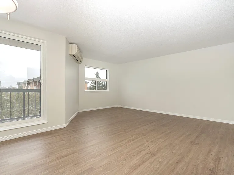 550 Notre Dame Ave W #C202 — Photo 7