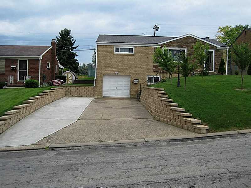 1st image of 1714 Hollyrood Rd
