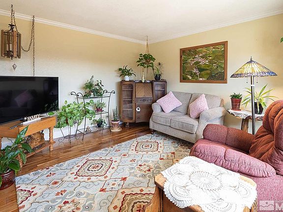 4th image of 1050 Kerry Ln