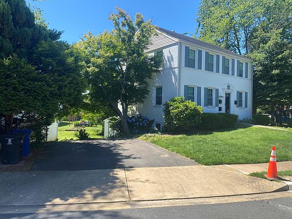 2nd image of 1201 N Kenilworth St #3