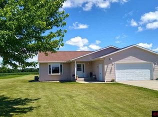 876 Mill Race Rd, Madelia, MN 56062