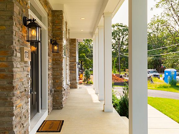St James w Porch Option