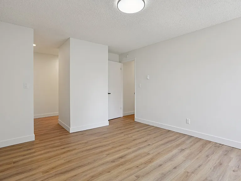 Olympic West Apartments — Photo 28
