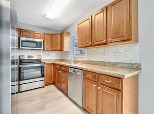 1016 W Lakewood Rd, West Palm Beach, FL 33405