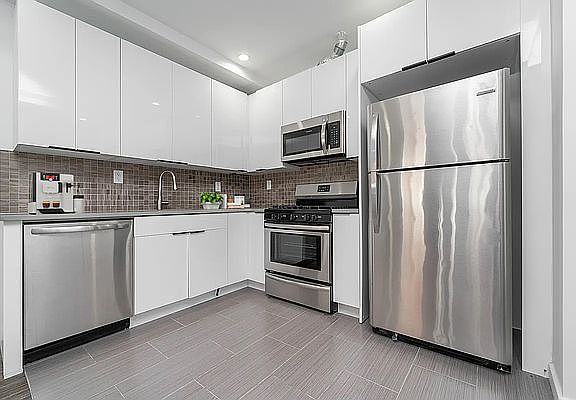 5th image of 30-26 14th St #1R