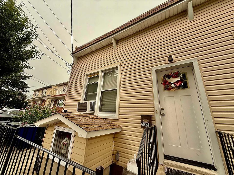 7021 Durham Ave #GROUND FLOOR