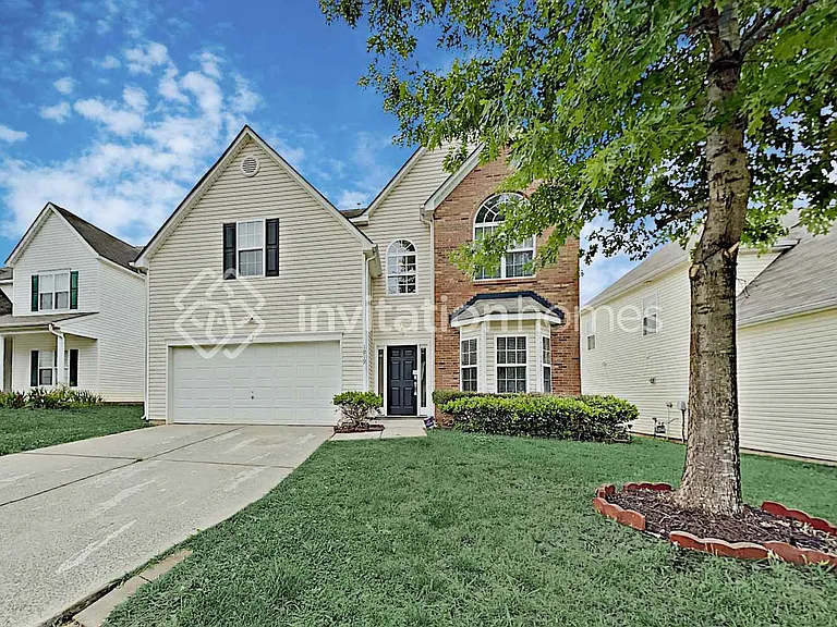 1919 Darbywine Dr — Photo 1