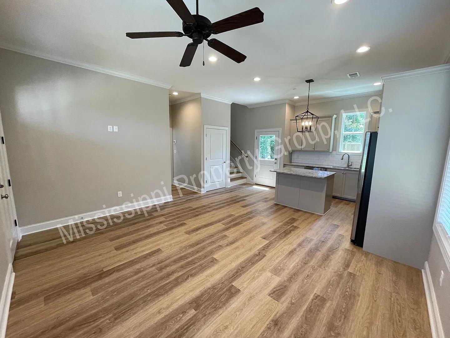 2br/2ba For Rent — Photo 3