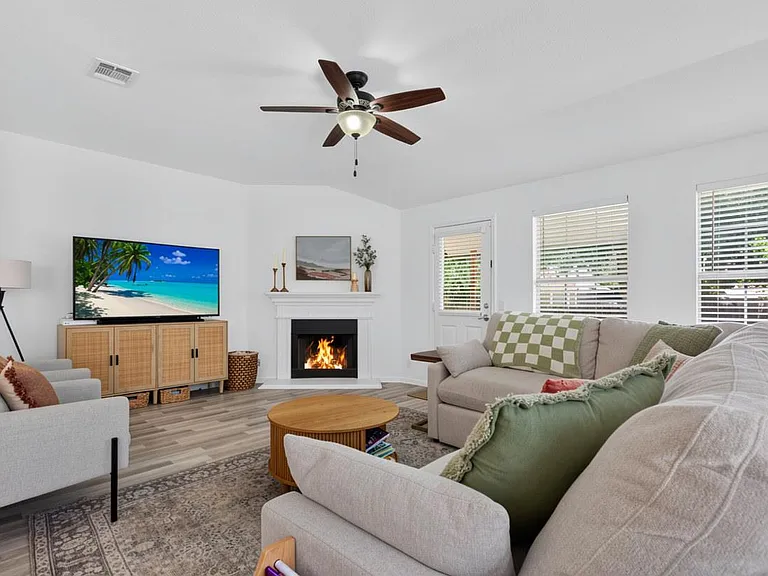 19037 Leigh Ln — Photo 12