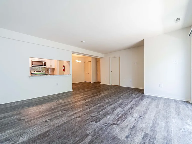 The Landings Apartment Homes — Photo 4