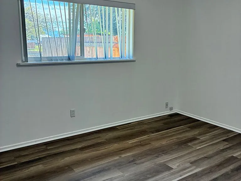 2417 Happy Valley Dr — Photo 10