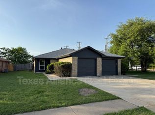 1153 Landsdale Ln, Fort Worth, TX 76179