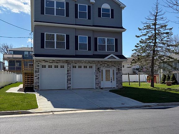 2nd image of 720 7th Street