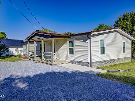 2nd image of 475 White Sands Rd