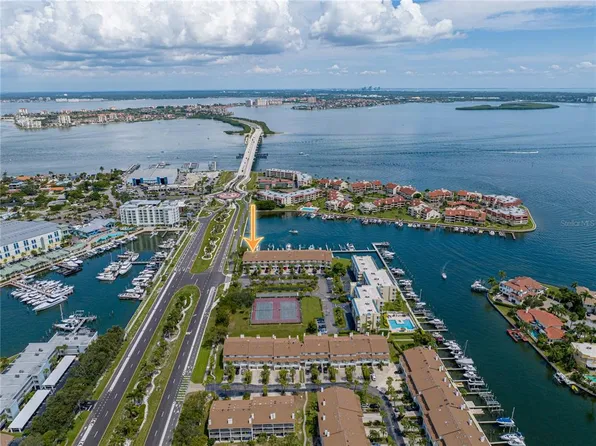 107 Yacht Club Ln, Tierra Verde, FL 33715