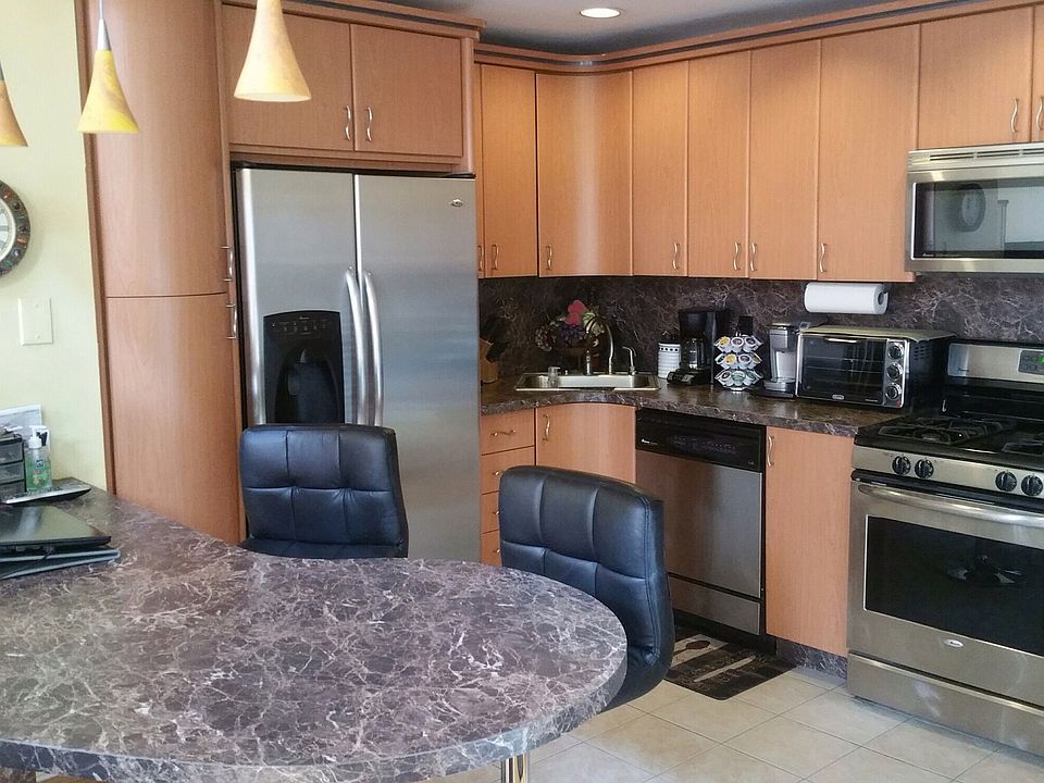 1st image of 25 Cove Ln