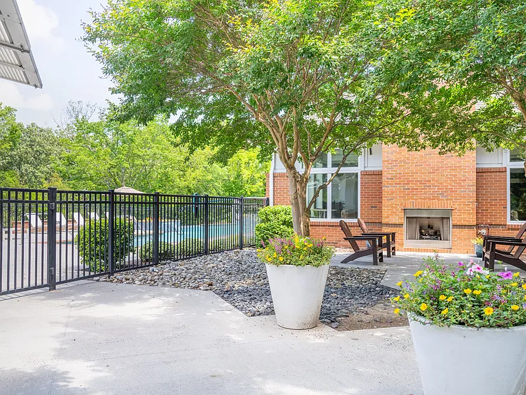 Promenade Pointe — Photo 25