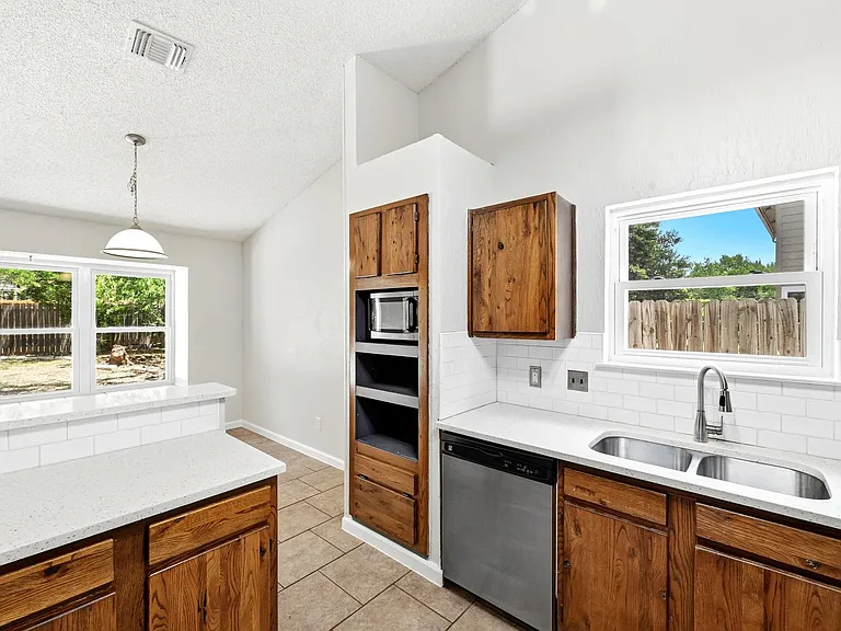 2702 Goldbridge Dr — Photo 12