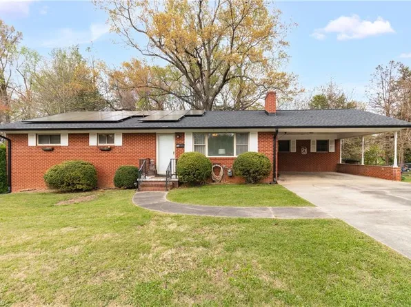 11 Swaim Dr, Thomasville, NC 27360