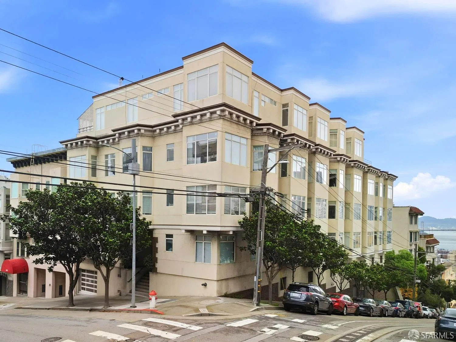 2 bed, 905 sqft, $10,495 — Photo 1