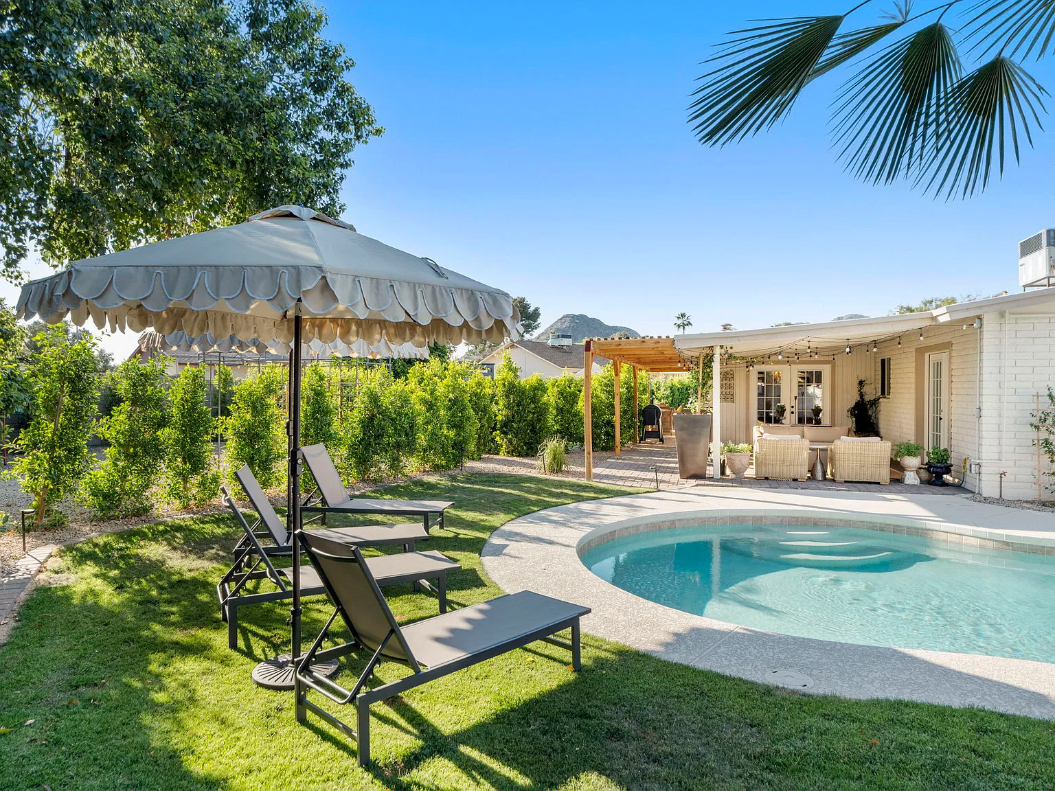 2 bed, 2.5 bath, 1200 sqft, $3,500 — Photo 4