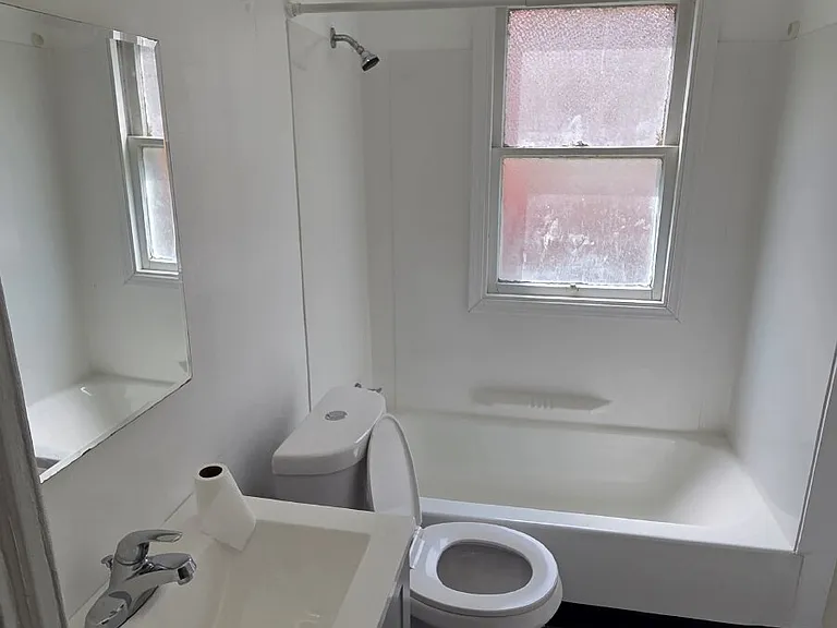 1462 Maple Rd #1 — Photo 9