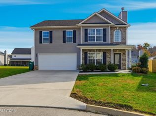 7424 Rugged Bark Ln, Knoxville, TN 37924