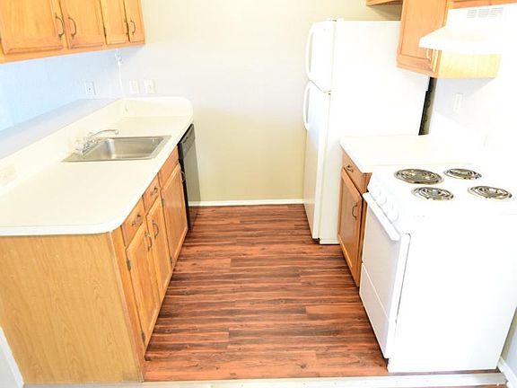 3rd image of 1632 Kelly Dr