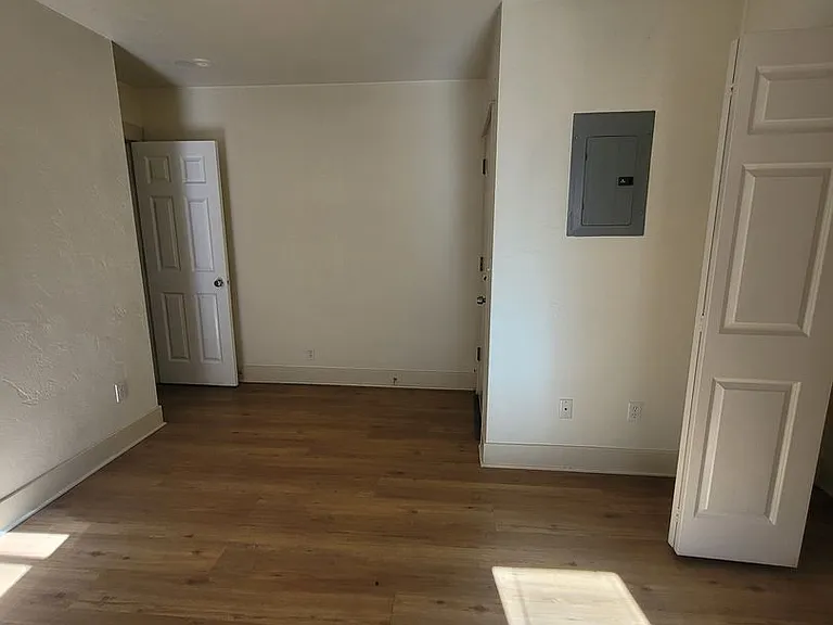 1512 Lincoln St — Photo 15